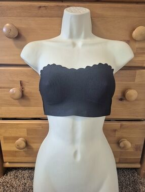 SHEIN Black Ribbed Scallop-Edge Strapless Bandeau Size M